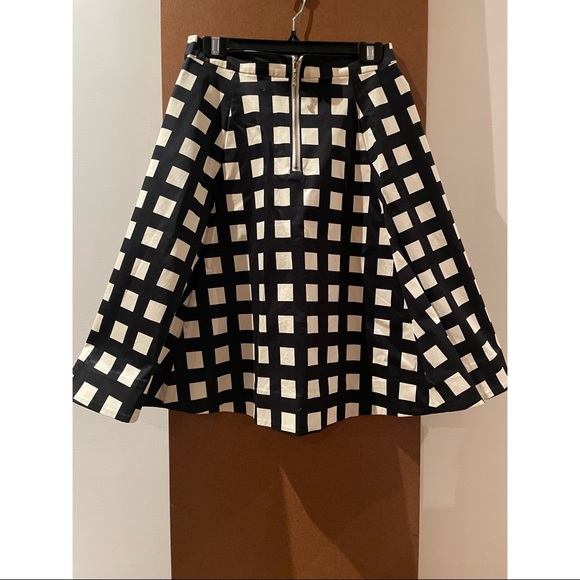 Skirt with POCKETS! - Picture 2 of 6